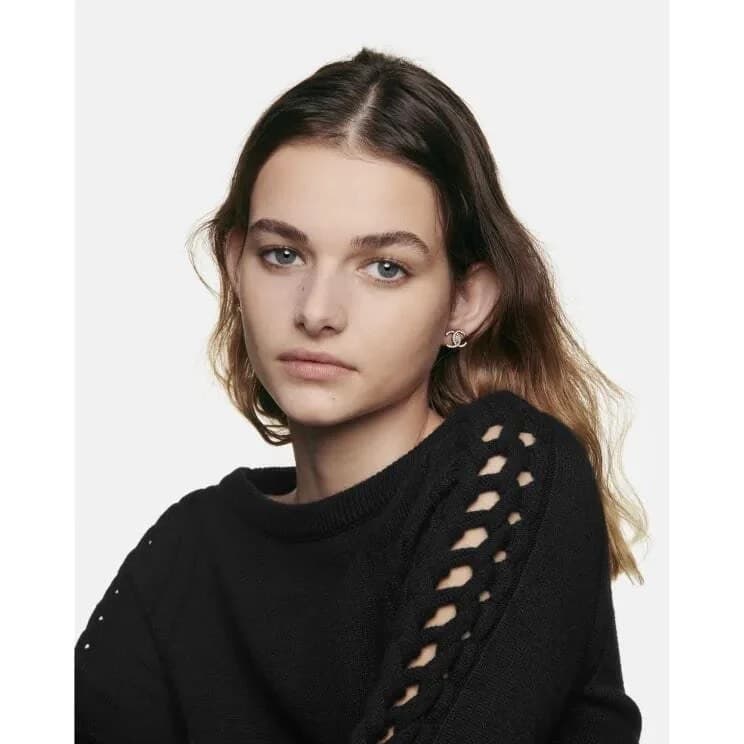 Увлажняющий тональный флюид-тинт CHANEL Les Beiges Eau De Teint, 30мл. Оттенок - Medium Light 3