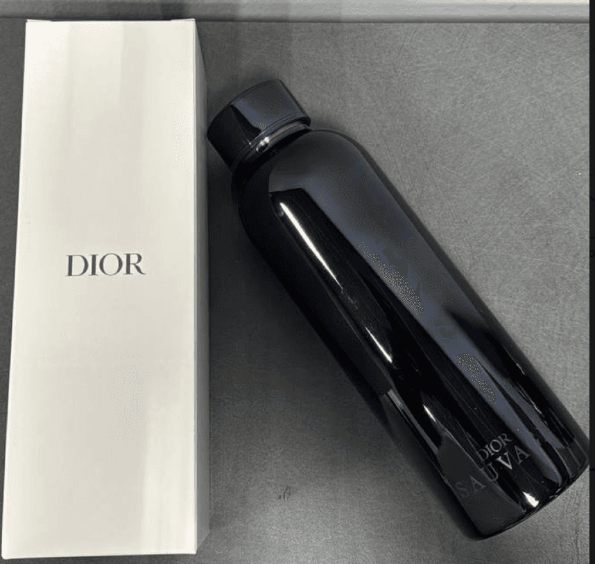 Бутылка Dior синяя