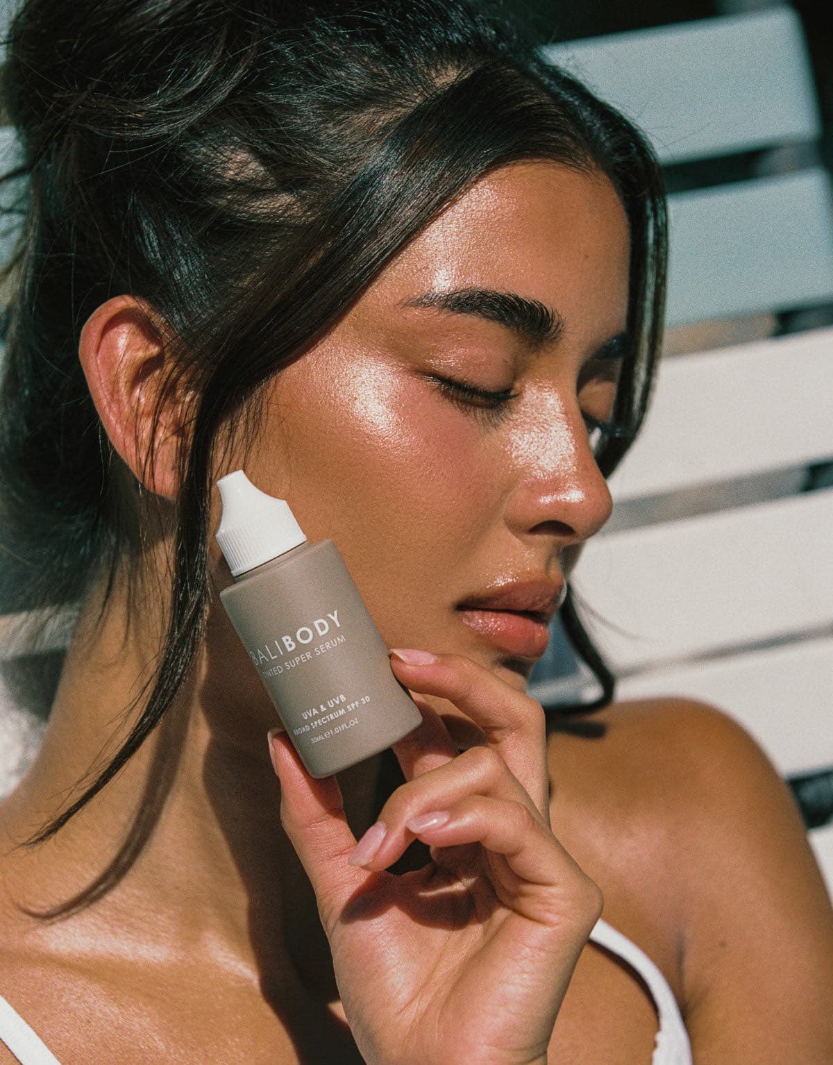 Bali Body Tinted Super Serum SPF30,Тонирующий флюид для лица SPF30, 30 мл (Neutral) 4