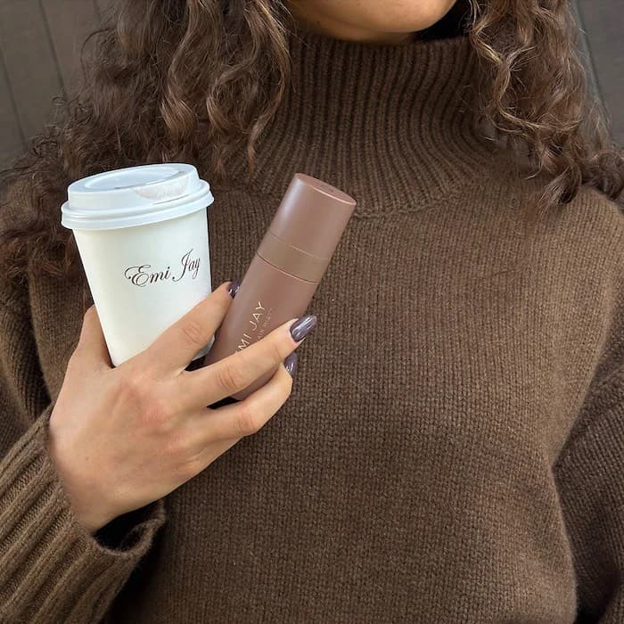 Emi Jay  Aura Hair & Body Fragrance Mist in Toasted Sugar Мист-спрей для волос и тела с ароматом жжёного сахара, ванили и амбры; 53 мл 8