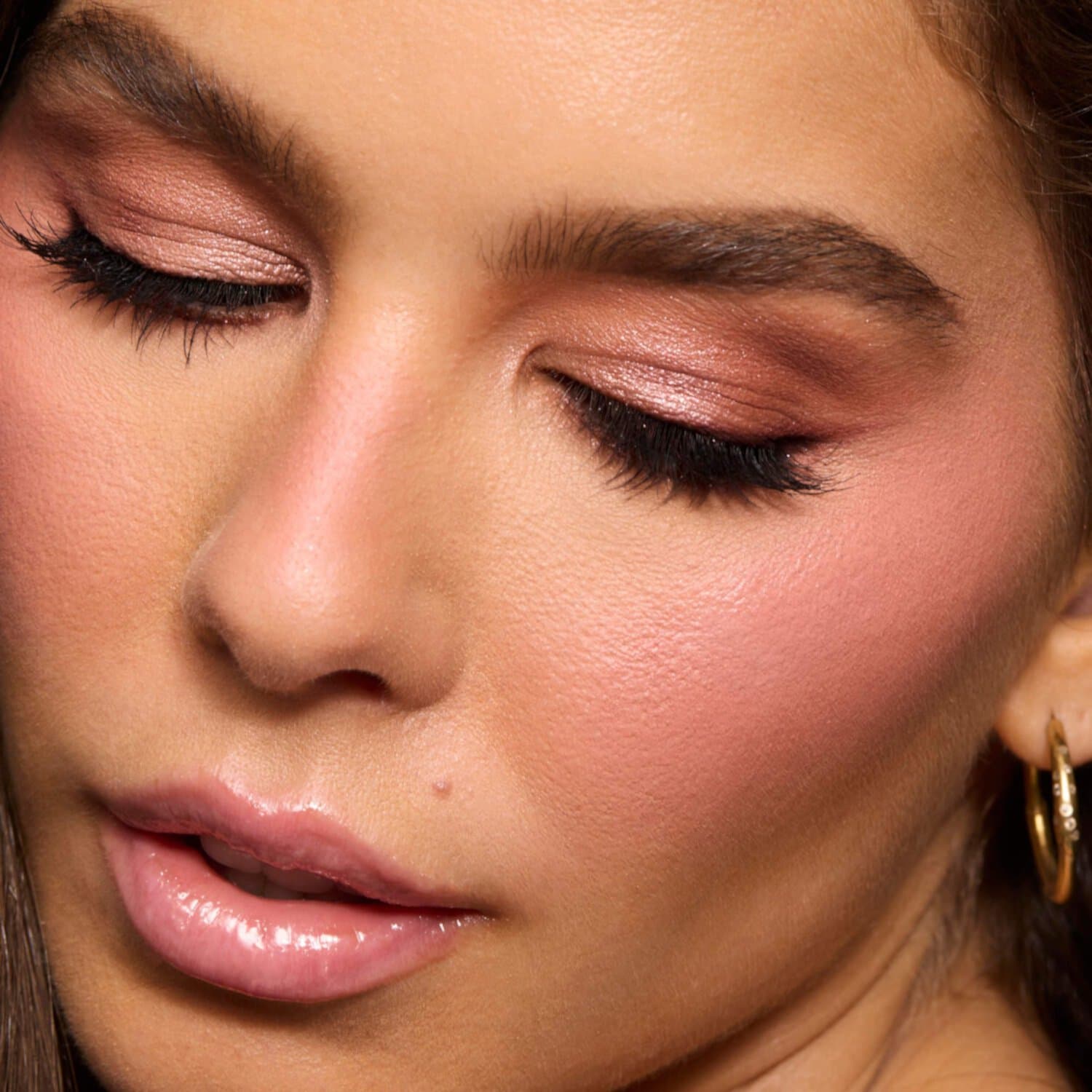 LAWLESS The Dreamy Daisy Duo,набор для макияжа, (Forget The Filler в оттенке Blushed Sand+Pinch My Cheeks в оттенке Angel) 4