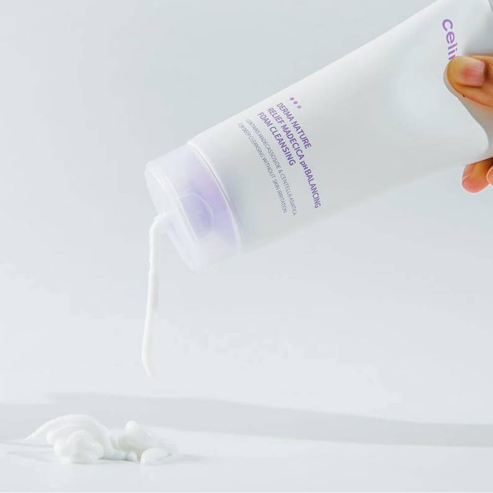 Celimax  Слабокислотная очищающая пенка Derma Nature Relief Madecica pH Balancing Foam Cleansing 150 ml 2
