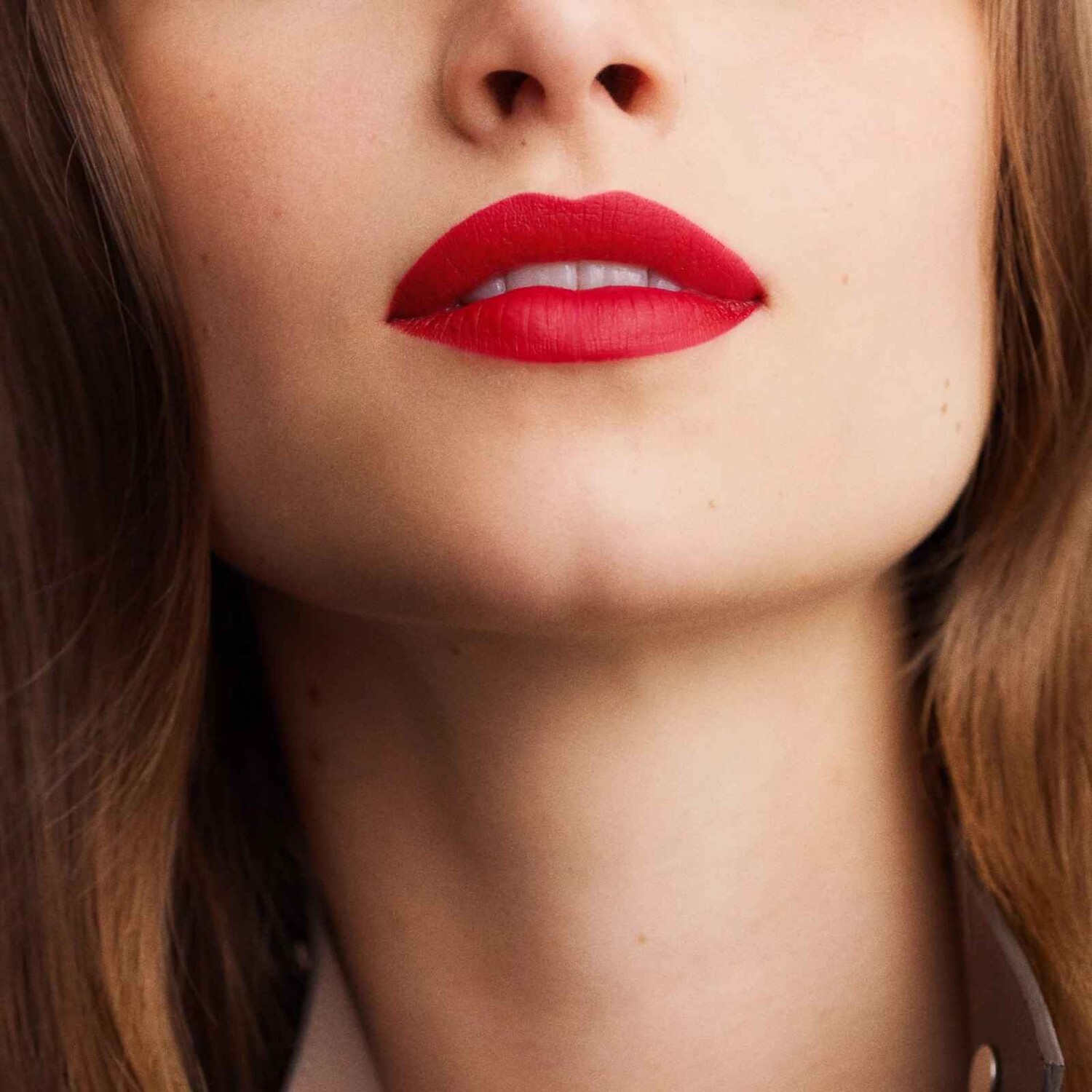 HERMES Матовая губная помада Hermès Rouge Matte 3,5 г, тон 64 Rouge Casaque 6
