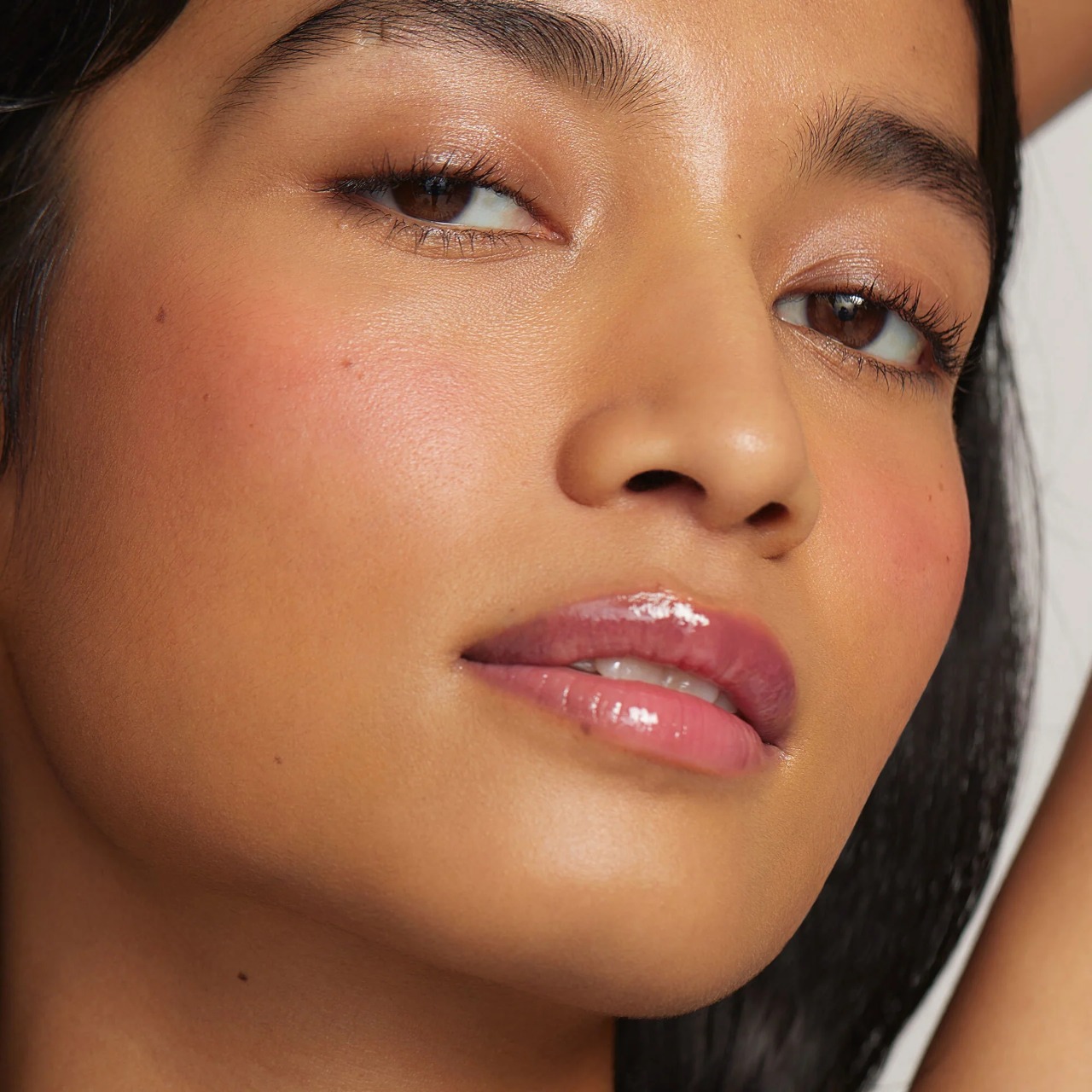 MERIT Shade Slick Sheen Tinted Lip Oil в оттенке Jeté, масло для губ, 7 мл 6