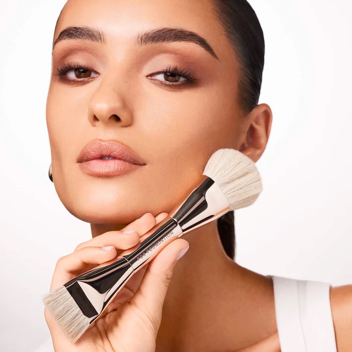 PATRICK TA  Двусторонняя кисть для нанесения тональной основы Dual Ended Foundation Brush 4