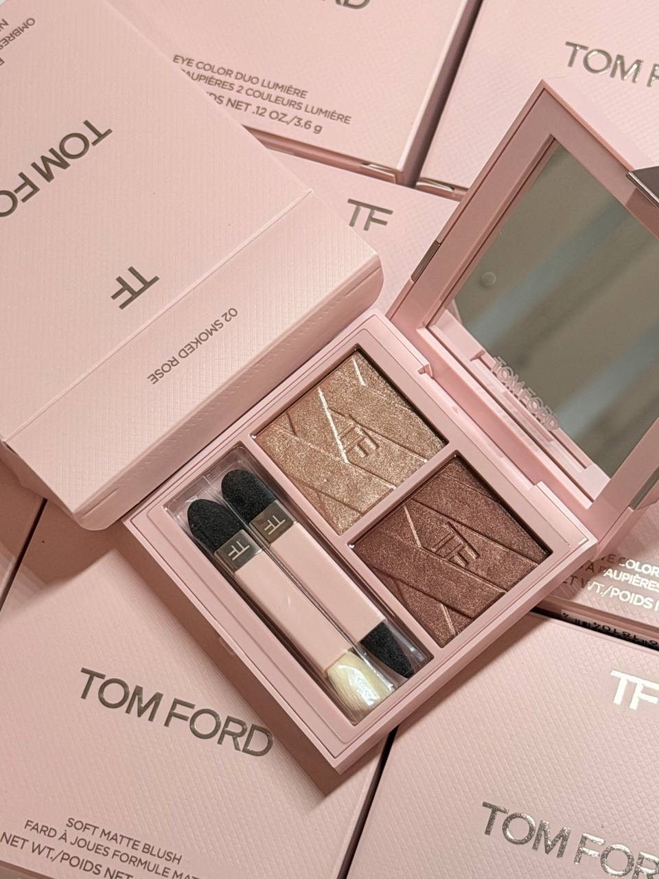 TOM FORD  Тени для век Eye Color Duo Lumiere, 02 Smoked Rose 3
