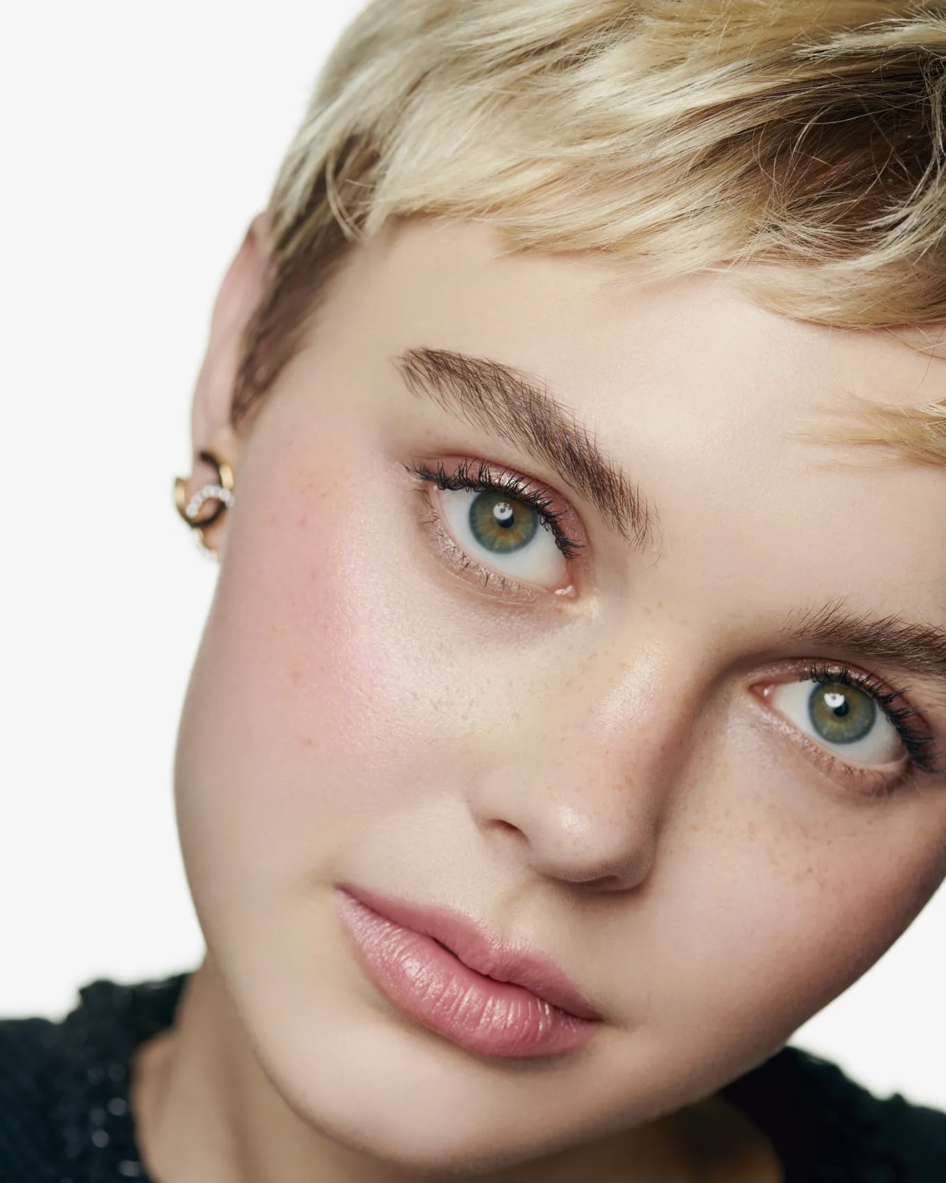 Chanel Хайлайтер, универсальный стик BAUME ESSENTIEL, DRAGEE 4