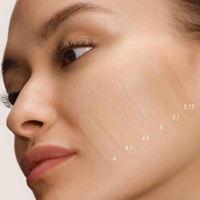 Armani Beauty Сатиновая основа для лица с естественным сиянием, Luminous Silk Natural Glow Blurring Liquid Foundation, 5 light 4